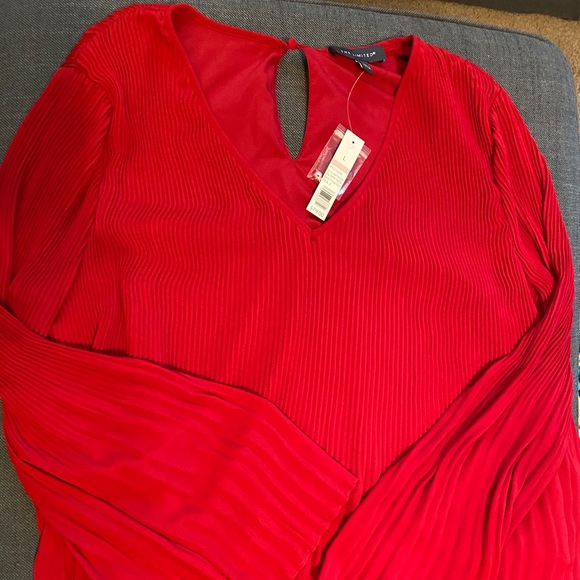 NWT The Limited Glory Red Polyester Blouse - Picture 2 of 3